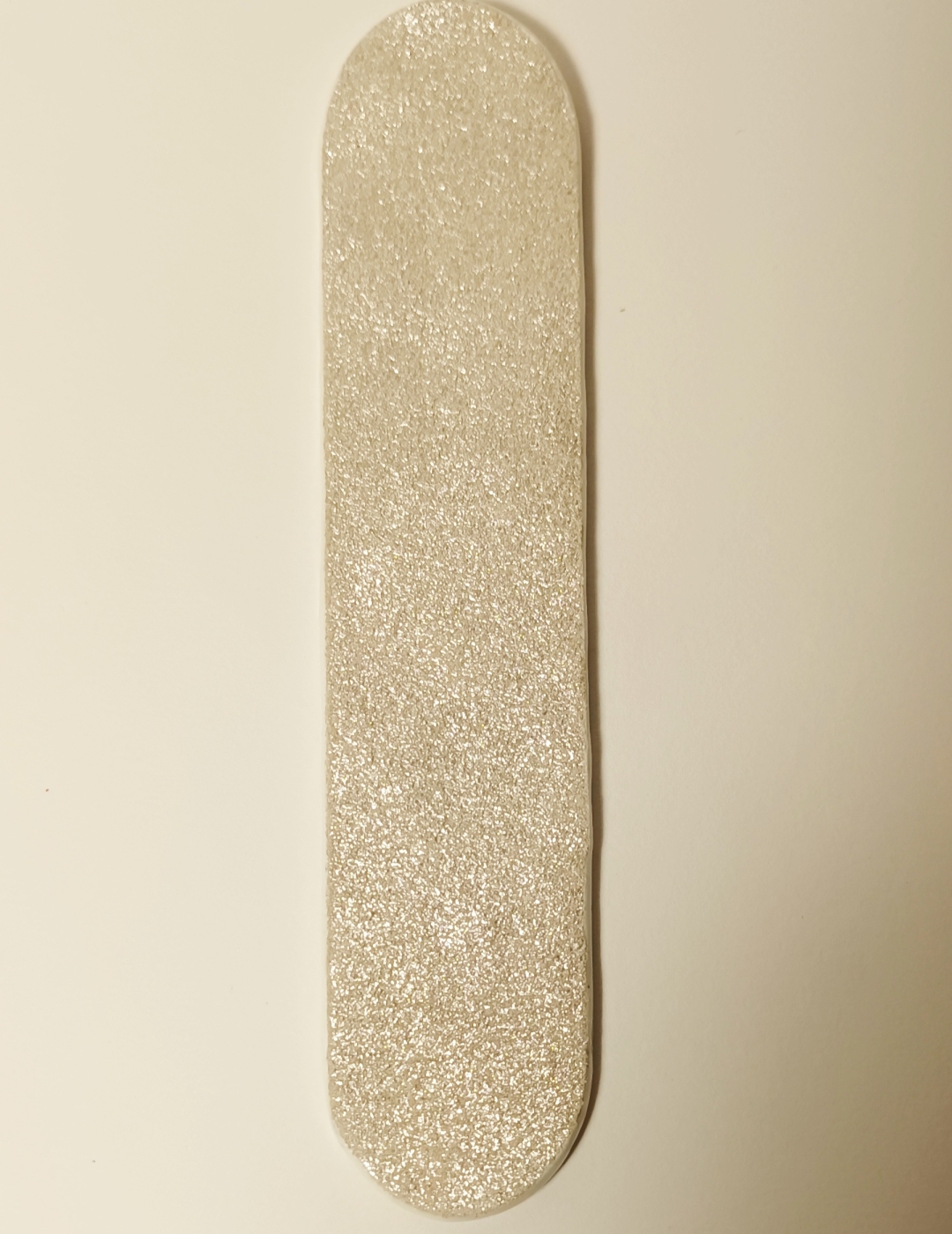 Marque-page blanc et argenté pailleté