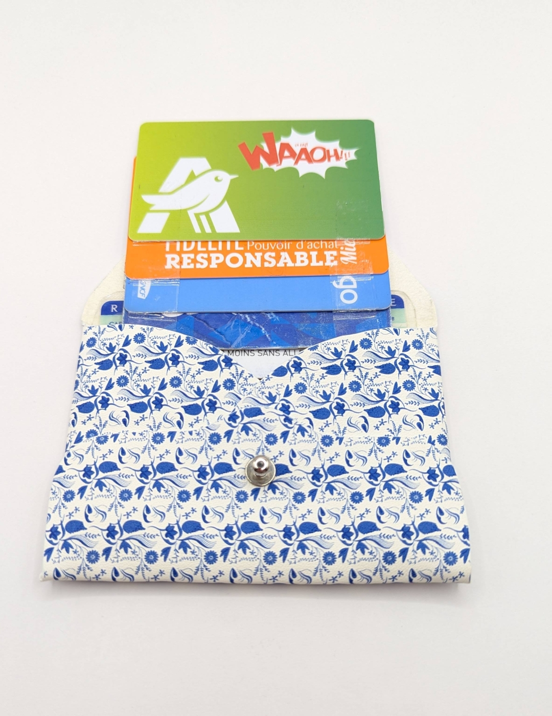 Porte-cartes Blanc à fleurs bleues