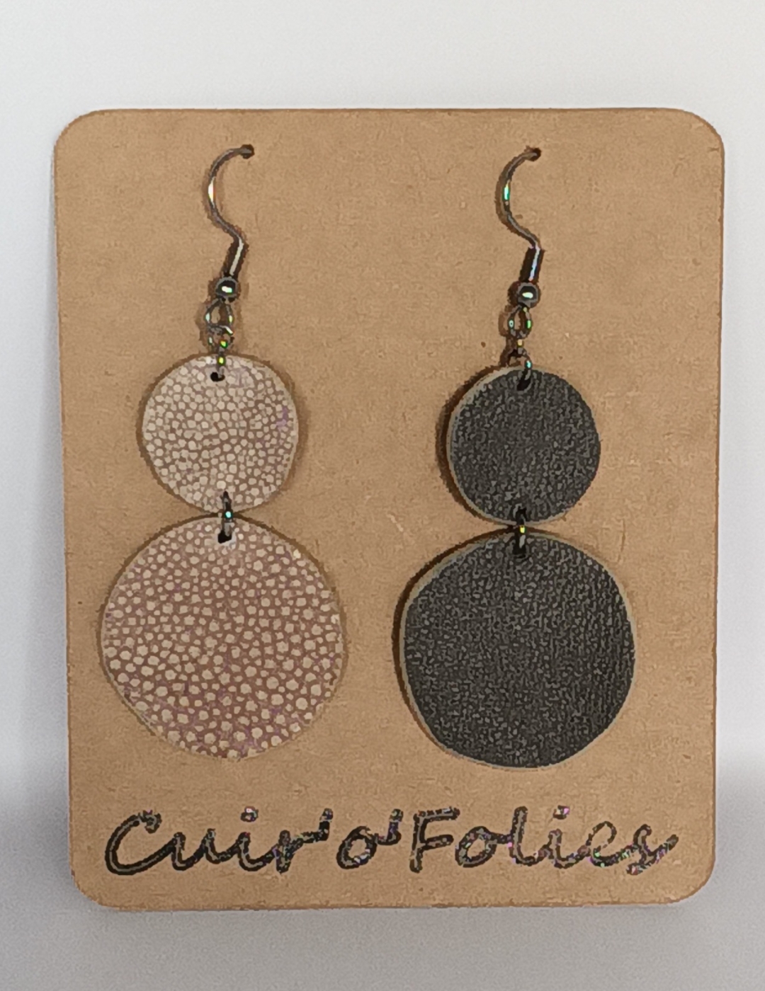 Boucles d’oreilles double rond en galuchat gris beige