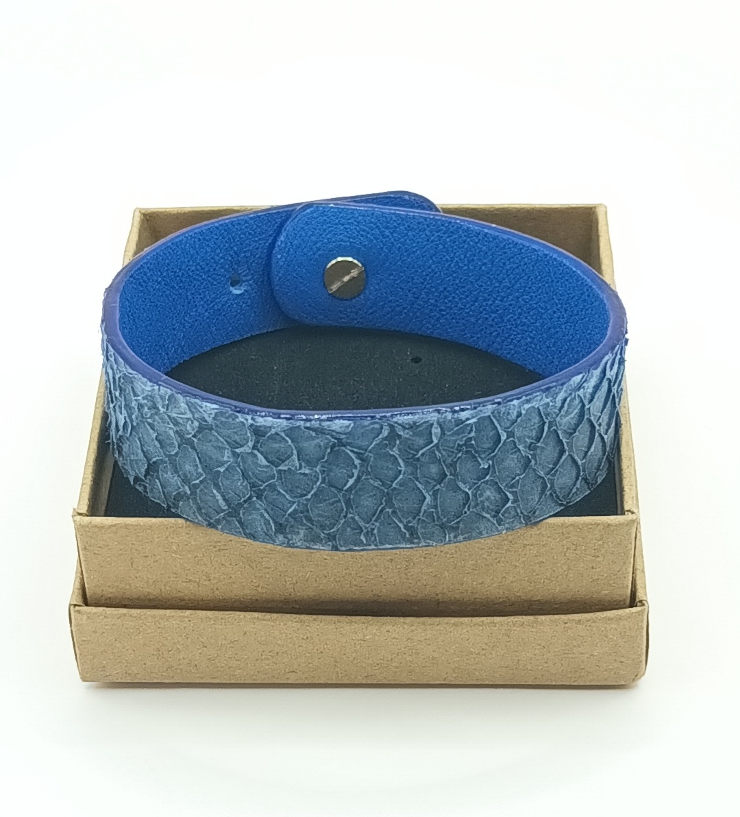Bracelet bleu foncé en saumon