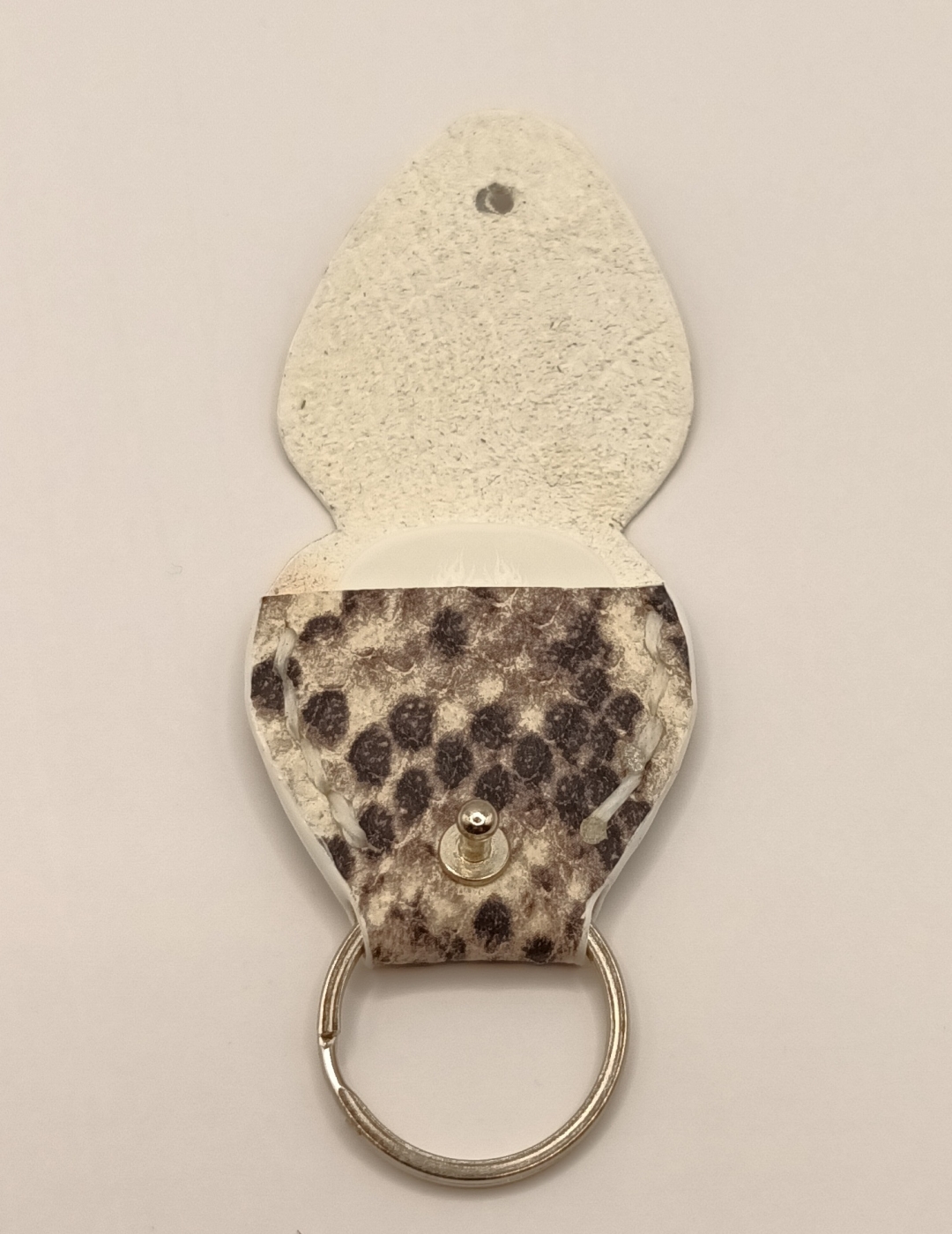 Étuis à médiator noir et blanc motif python