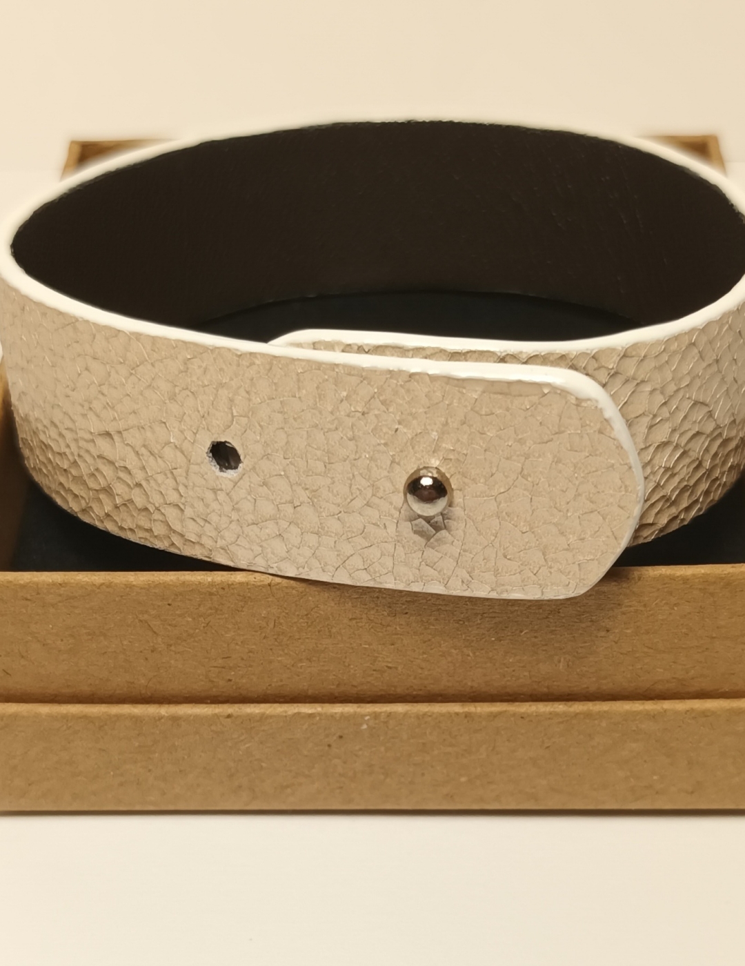 Bracelet beige rosé effet craquelé