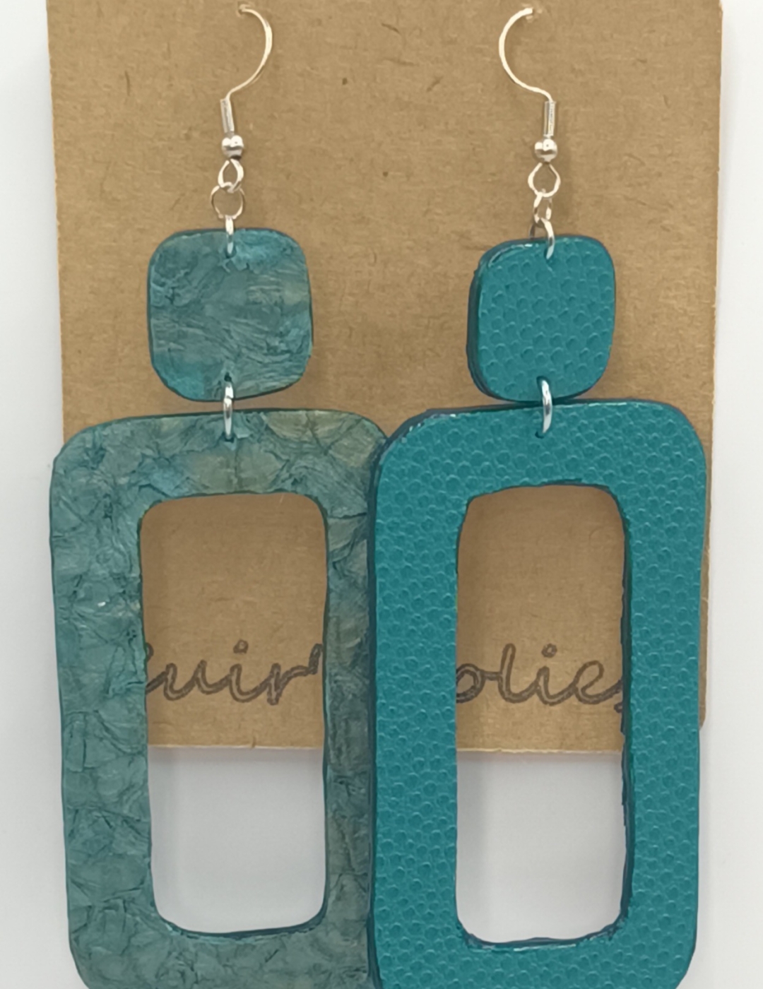 Grandes Boucles d’oreilles rectangulaire verte à reflets or en Perche