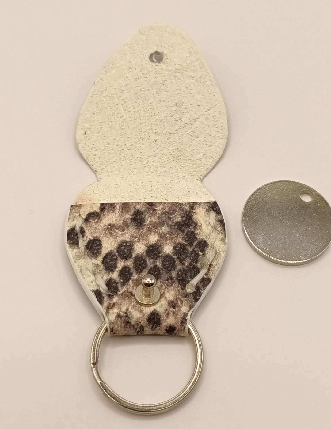 Étuis à médiator noir et blanc motif python