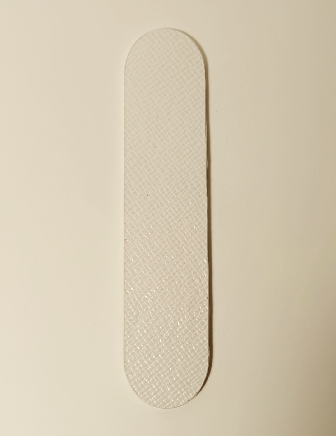 Marque-page blanc et argenté pailleté