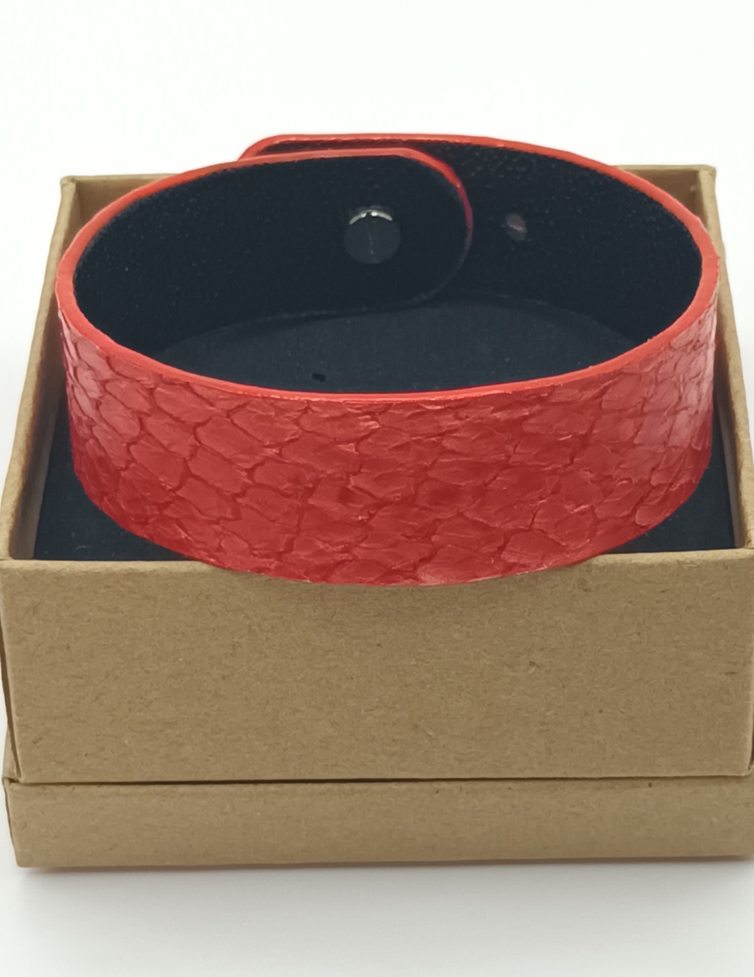 Bracelet rouge mat en saumon et noir
