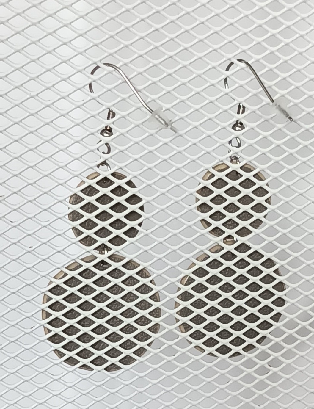Boucles d’oreilles double rond en galuchat gris beige