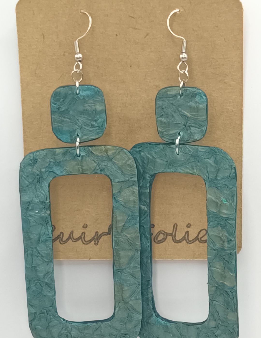 Grandes Boucles d’oreilles rectangulaire verte à reflets or en Perche