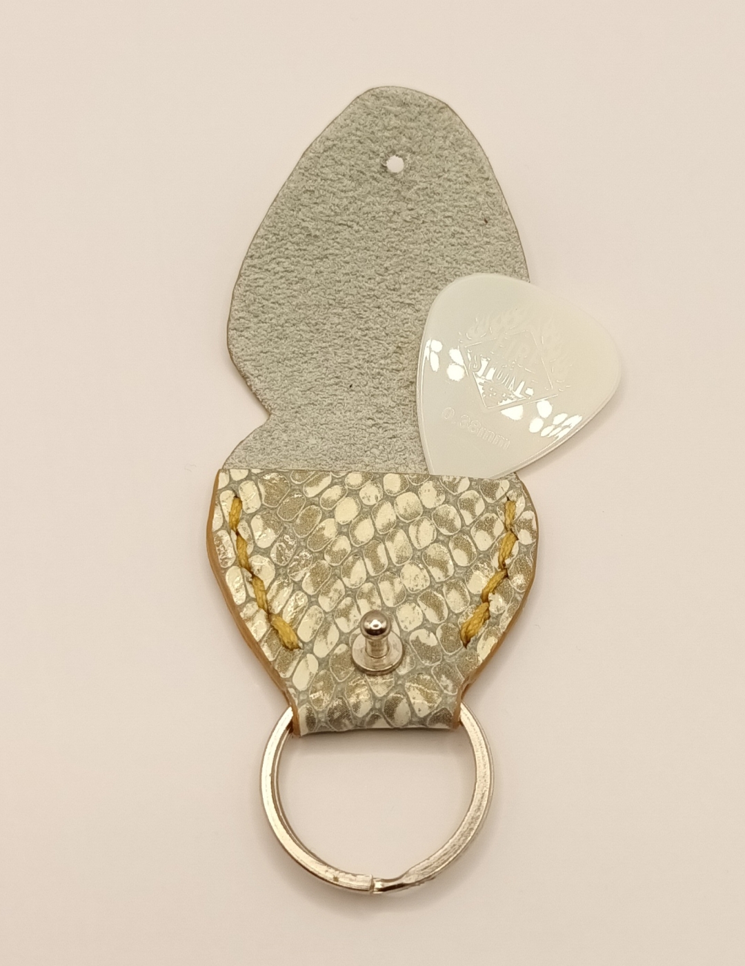 Étuis à médiator gris nacré effet python