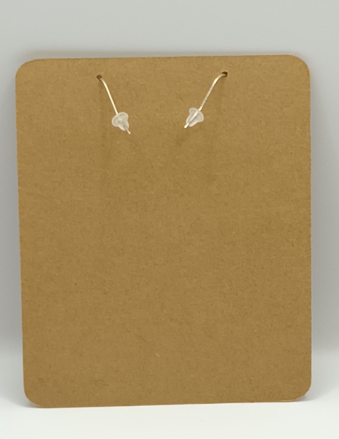 Boucles d’oreilles petite goutte en galuchat gris beige