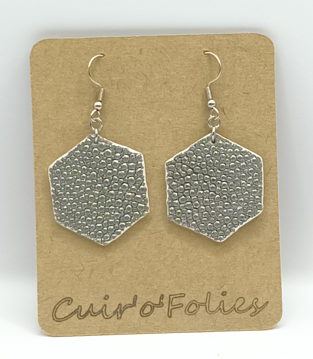 Boucles d’oreilles grand hexagone en galuchat  argent métallisé