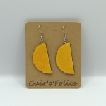 Boucles d’oreilles demi-lune en galuchat jaune