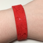 Bracelet rouge nervuré