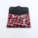 Porte-cartes Rouge à petites fleurs rose