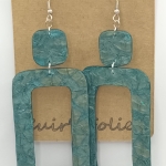 Grandes Boucles d’oreilles rectangulaire verte à reflets or en Perche