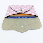 Porte-cartes Rose clair à petites fleurs blanches