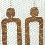 Grandes Boucles d’oreilles rectangulaire beige en Tilapia