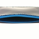 Porte-monnaie bleu vernis effet toile de jean et bleu