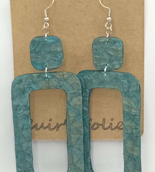 Grandes Boucles d’oreilles rectangulaire verte à reflets or en Perche